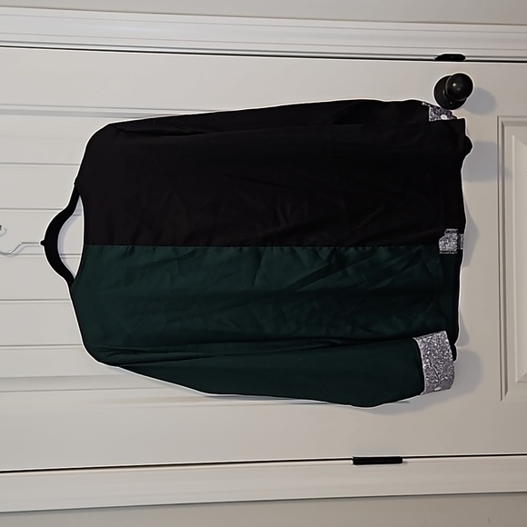 Green And Black Tunic Size 2XL - Picture 2 of 9